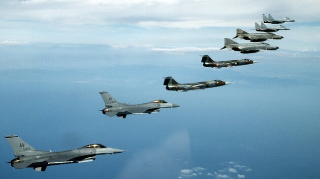 Из-за провокаций РФ истребители НАТО 400 раз поднимали в небо