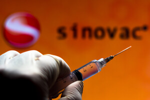 В ОП заявили про підписання договору на закупівлю вакцини від Sinovac Biotech