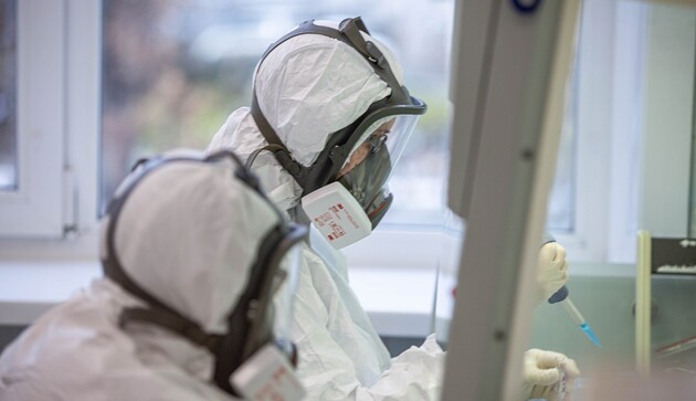 По Украине одновременно циркулируют пять штаммов коронавируса