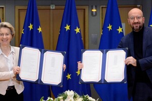 Джонсон подписал одобренное торговое соглашение с ЕС