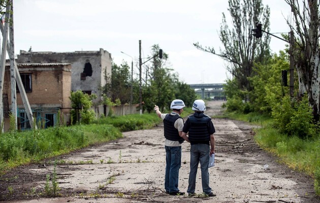 За минулу добу ОБСЄ зафіксувала в Донбасі майже 100 порушень перемир'я 