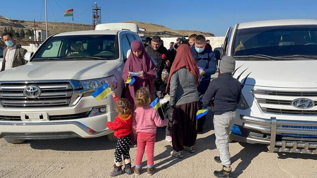 Украинских женщин с детьми освободили из лагеря для беженцев в Сирии