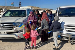 Українських жінок з дітьми звільнили з табору для біженців в Сирії 