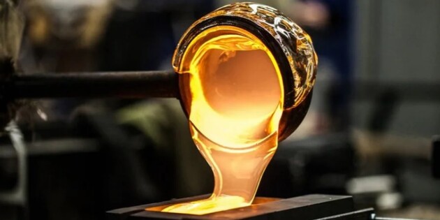 Ученые заявили об открытии жидкого стекла