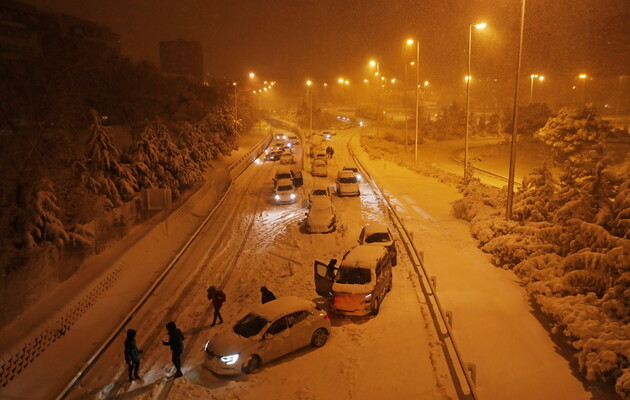 В Мадриде коллапс из-за сильного снегопада