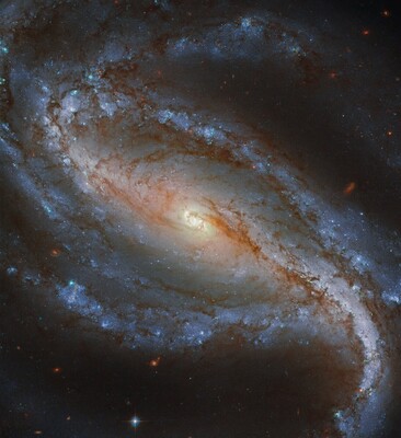 «Хаббл» сделал снимок галактики из созвездия Скульптор