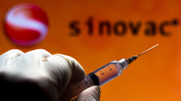 У Бразилії уточнили ефективність вакцини Sinovac: трохи вище 50% 