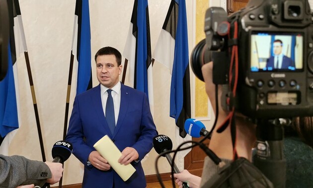 Прем'єр Естонії йде у відставку через підозри в корупції 