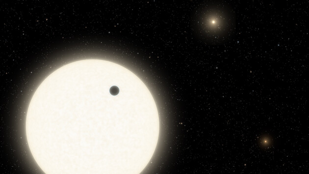 Астрономы обнаружили планету с тремя звездами