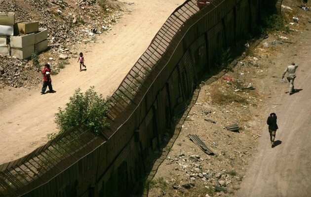 Трамп хвилюється, аби Байден не зруйнував стіну з Мексикою  