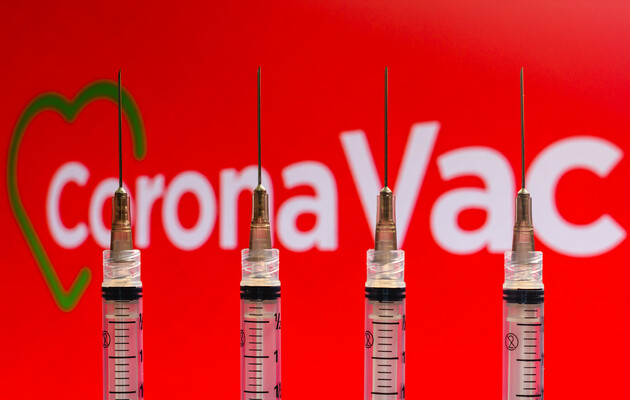 Українці платитимуть близько 500 гривень за дозу вакцини від CoronaVac