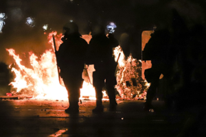 Демонстранти підпалили в Брюсселі поліцейську дільницю через загибель чорношкірого мігранта 