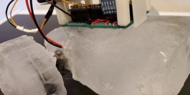 Вчені пропонують створювати деякі частини роботів з льоду