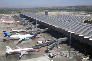 У сірій зоні аеропорту в Мадриді застрягли шестеро українців 