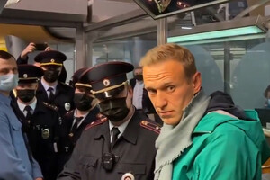 Навального задержали в аэропорту 	«за нарушение испытательного срока»