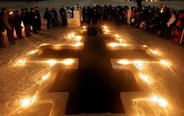 Пірнати в воду на Водохреща до її освячення не можна