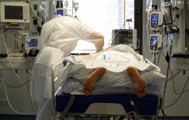  Отделение реанимации в больнице в Мадриде Фото: DW