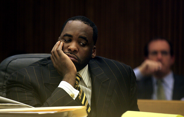  Кваме Кілпатрік займав пост мера Детройта в 2002-2008 рр