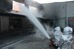 Спасатели боролись с огнем на военном складе в Тернопольской области