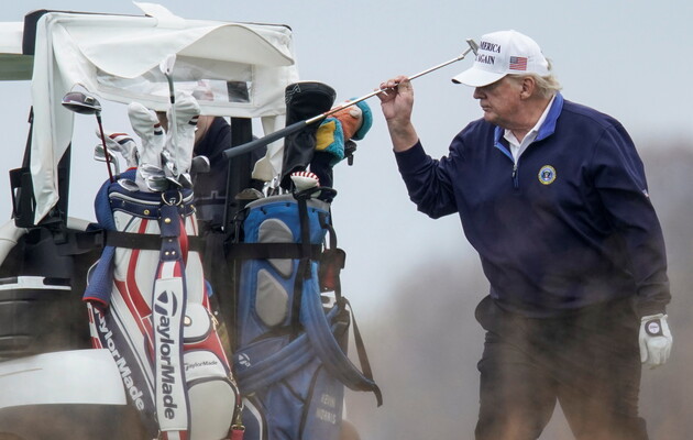 Перший день після президентства Трамп присвятив грі у гольф 