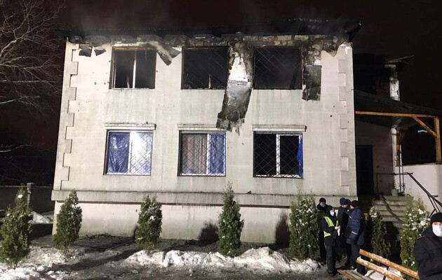Из-за пожара в доме престарелых в Харькове задержали четырех человек 