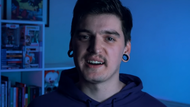 Тайлер Андерсон попередив, що його канал заблокують через скарги "плюсів"