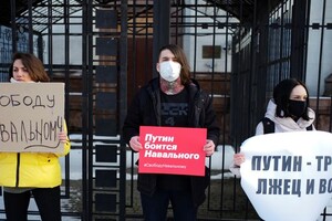 Україна і Литва засудили насилля на акціях протестів в Росії 
