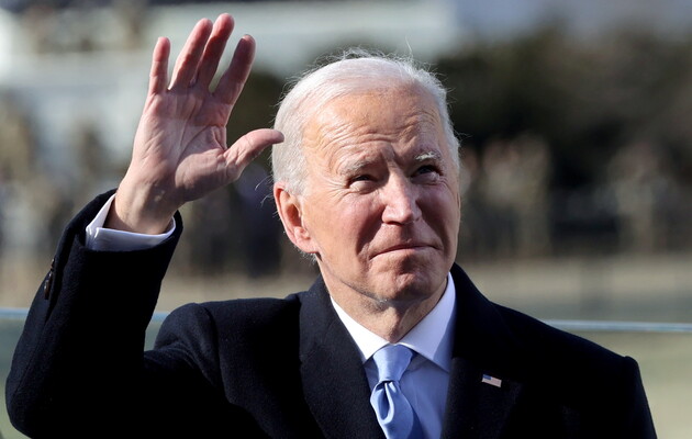 Новий президент підсилює протиепідемічні заходи в США