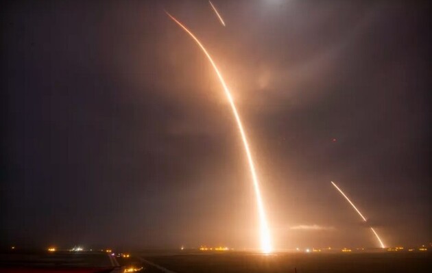 SpaceX запустила на орбиту рекордное количество спутников