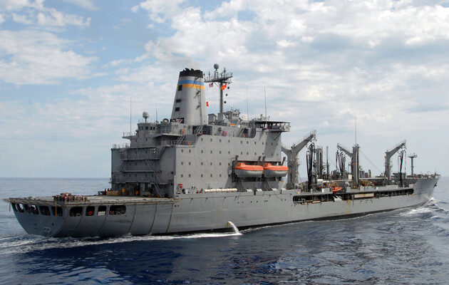 Танкер ВМС США вошел в акваторию Черного моря