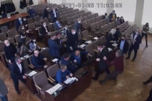 Депутати міськради побилися в Ізюмі Харківської області 
