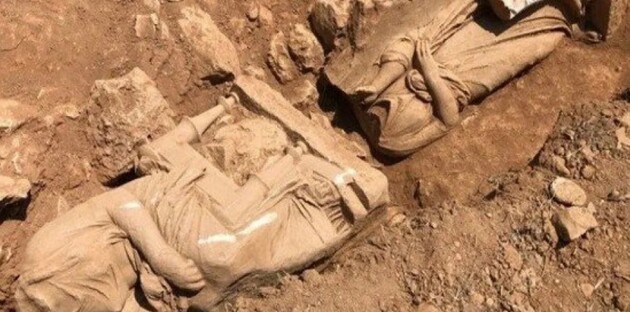 Археологи нашли недалеко от аэропорта Афин древние статуи
