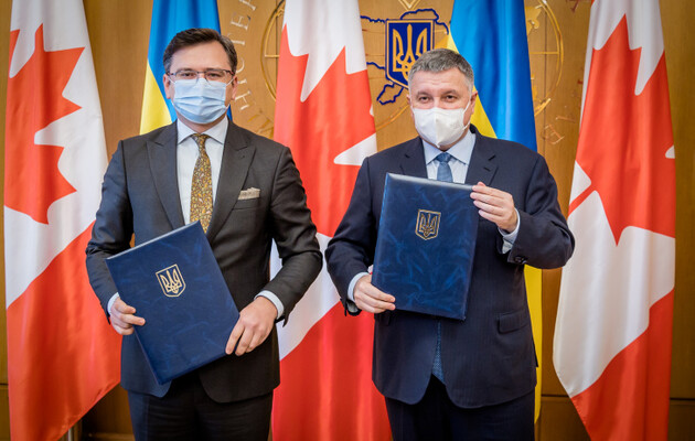 Украина и Канада начали работу над упрощением визового режима
