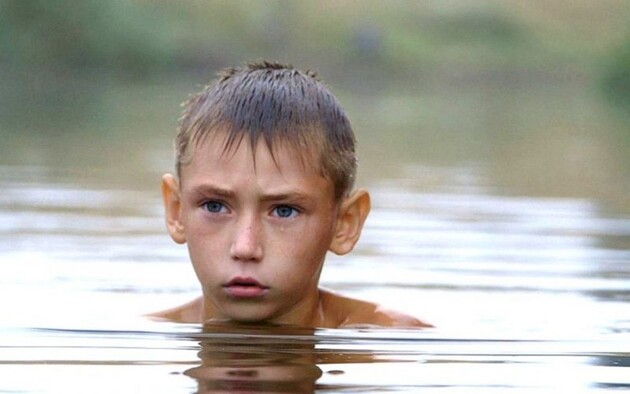 Фільм «Віддалений гавкіт собак» про хлопчика з Донбасу включили до шкільної програми в Данії 