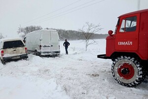 Девять населенных пунктов Одесской области оказались заблокированы из-за снегопада: фоторепортаж
