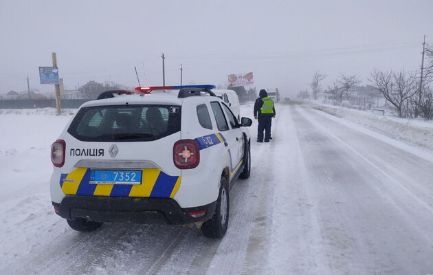 Снегопады в Украине: обесточены 358 населенных пунктов, на Одесчине перекрыты трассы