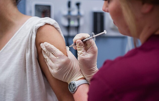 В Минздраве сообщили, как выберут добровольца для прививки от Covid