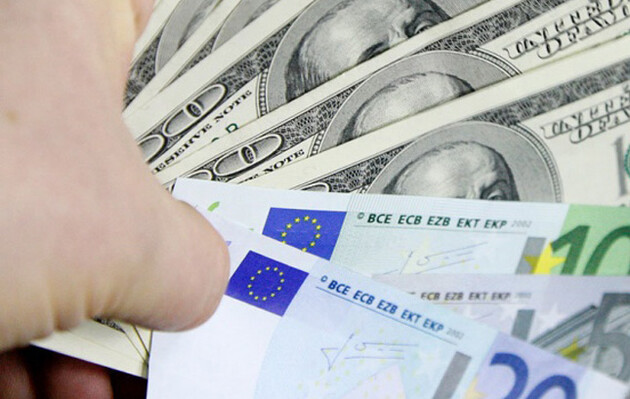 Курс валют НБУ – Евро подешевело ниже 34 гривень