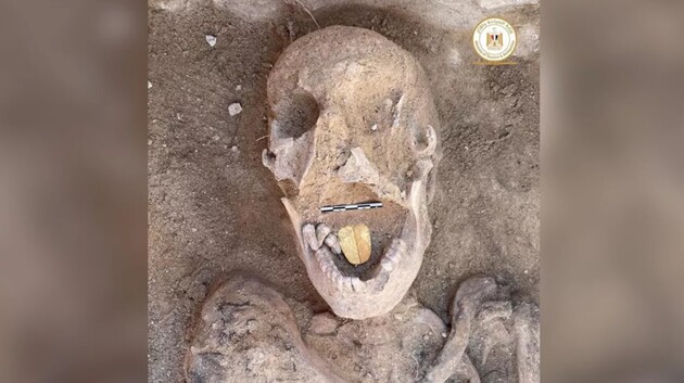 Почему язык был изготовлен из золота ученые не знают