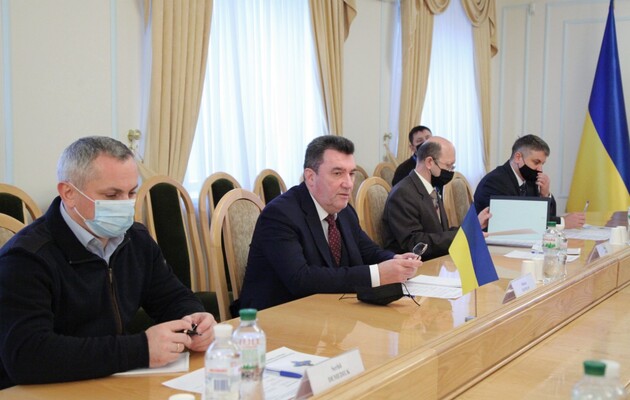 Данилов рассказал, как проходило голосование за введение санкций против каналов Медведчука 
