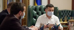 Зеленський зустрівся з топменеджерами провідних каналів: обіцяє, що їх не закриватимуть 