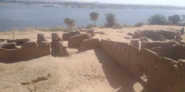 Археологи нашли в Египте руины древнего храма