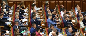 Фракція «Слуга народу» розділилася на дві групи через блокування каналів Медведчука 