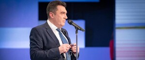 Козак володіє вісьмома каналами, і РНБО про них знає - Данілов 