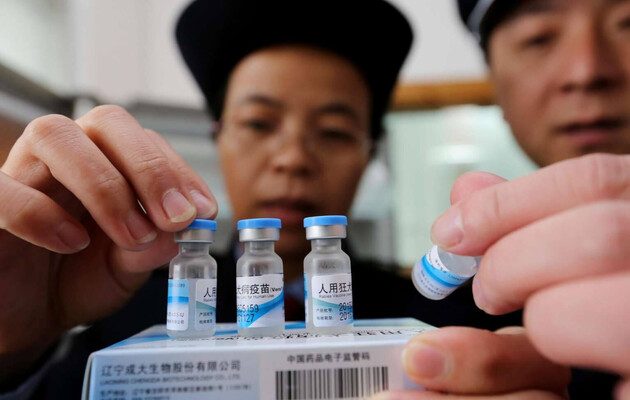 В Китае одобрена уже вторая вакцина против коронавируса 