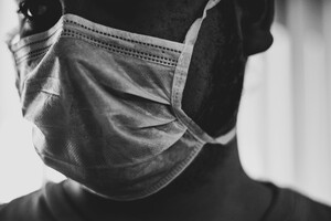 Во Франции изменили требования к применению защитных масок в школах