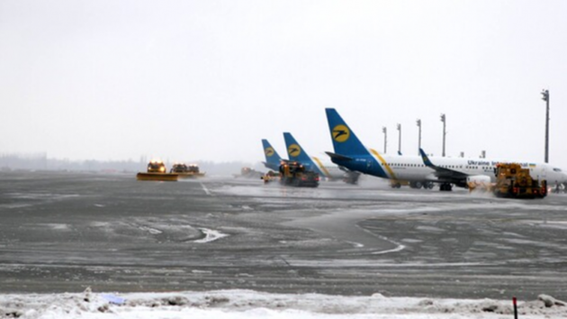 В Украине за январь значительно упал авиатрафик
