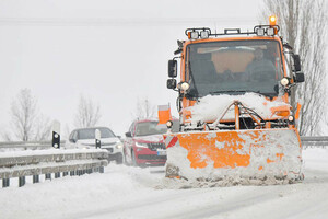 Последствия снегопада в Украине: обесточены 62 населенных пункта, ситуация на дорогах сложная