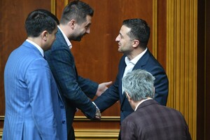 Подоляк: Зеленский не считает Разумкова своим конкурентом 