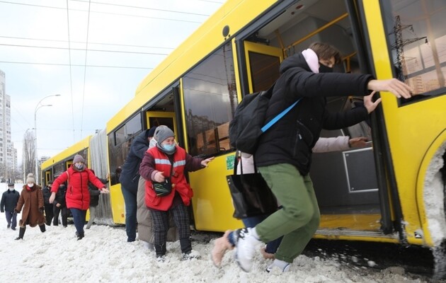 В Киеве ожидается обильный снегопад и метели на фоне понижения температуры воздуха